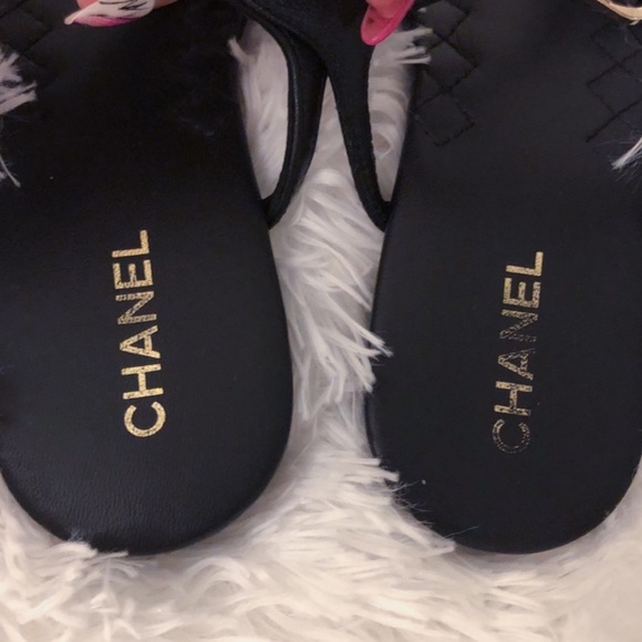 *SOLD* CHANEL lambskin black sandals - Picture 5 of 10